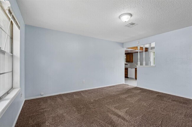 Building Photo - 3005 SE 51st St