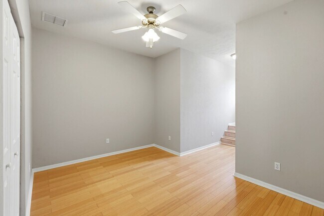 Building Photo - 162 SW 145th Dr