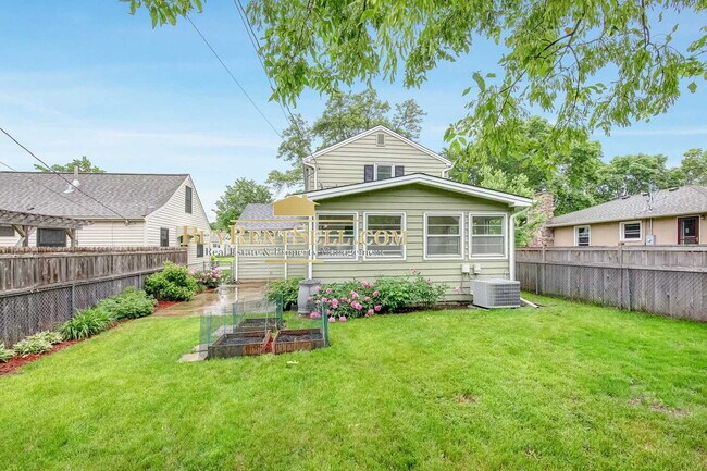 Building Photo - Charming 4-Bed Oasis with Gleaming Hardwood Floors – Your Dream Home Awaits in St. Louis Park!