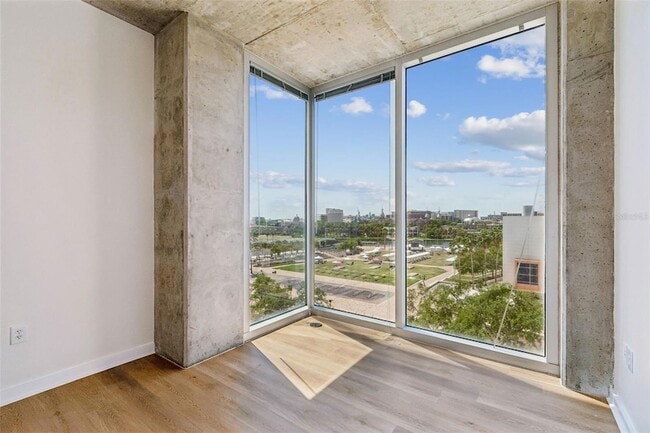 Building Photo - 777 N Ashley Dr