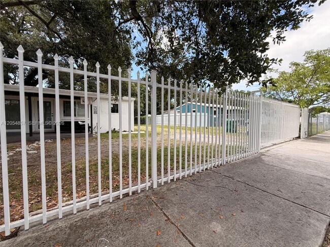 Building Photo - 2123 NW 93rd St