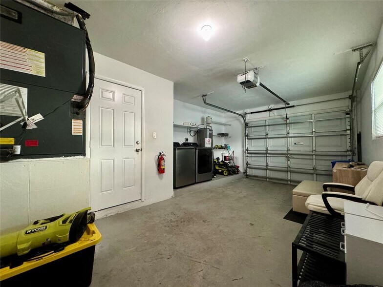 Building Photo - 1871 NW 31st Ave