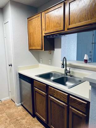 Building Photo - 3770 Lovers Wood Ln