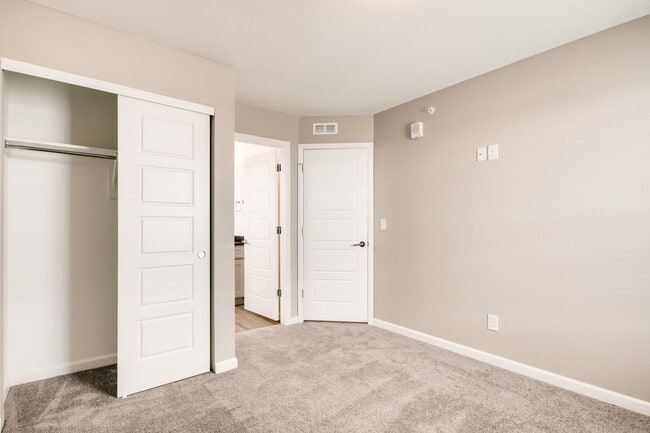Building Photo - 3 Bedroom Townhomes For Rent