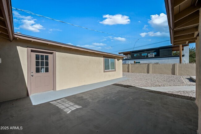 Building Photo - 2601 N 51st St