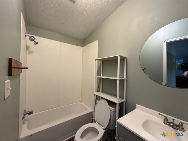 Building Photo - 67 Lexie Ln