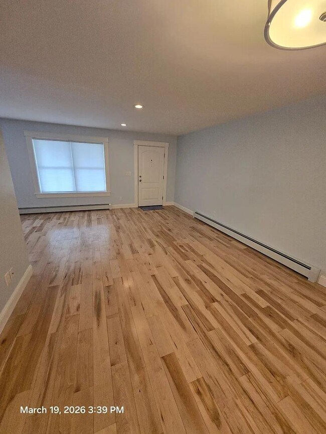 Building Photo - 21 Juniper St