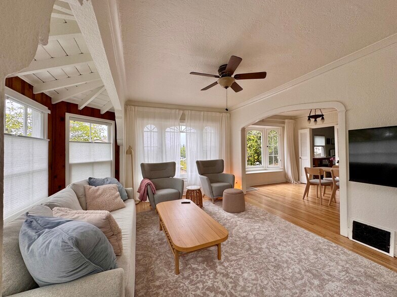 Living Room - 1405 Macbeth St