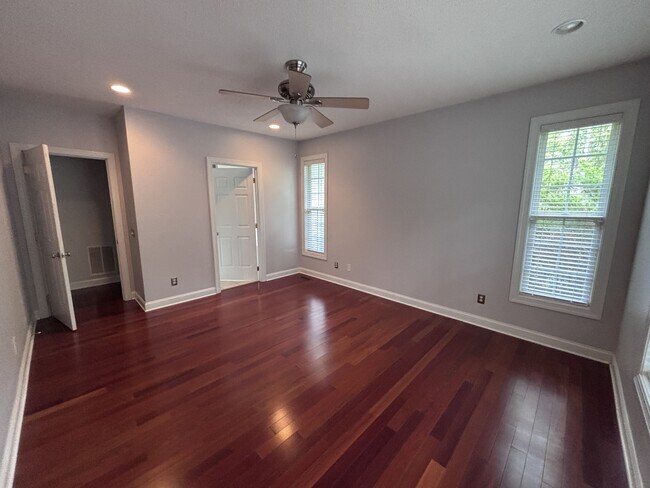 Building Photo - 305 Juniper Creek Blvd