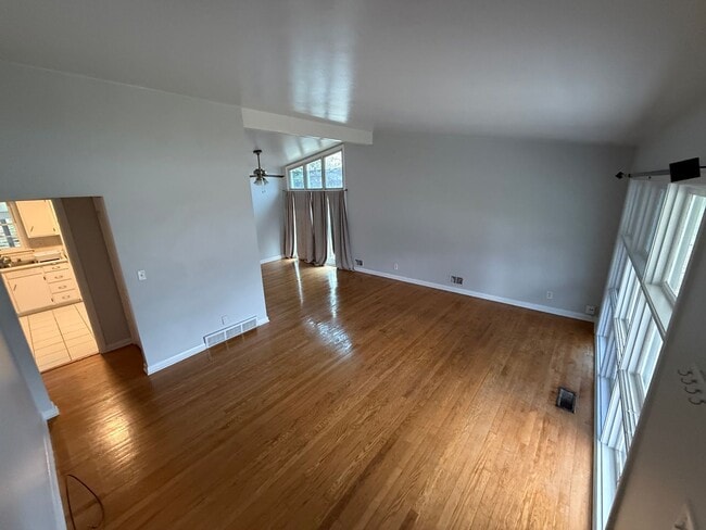 Building Photo - 2850 Hikes Ln