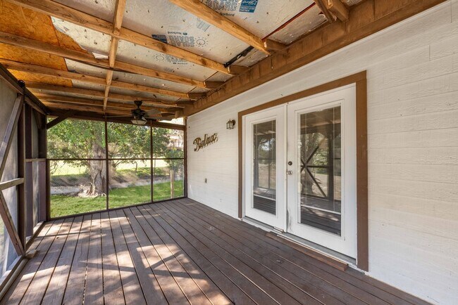 Building Photo - Spacious 4-Bedroom Retreat with Fireplace & Island Kitchen in New Braunfels