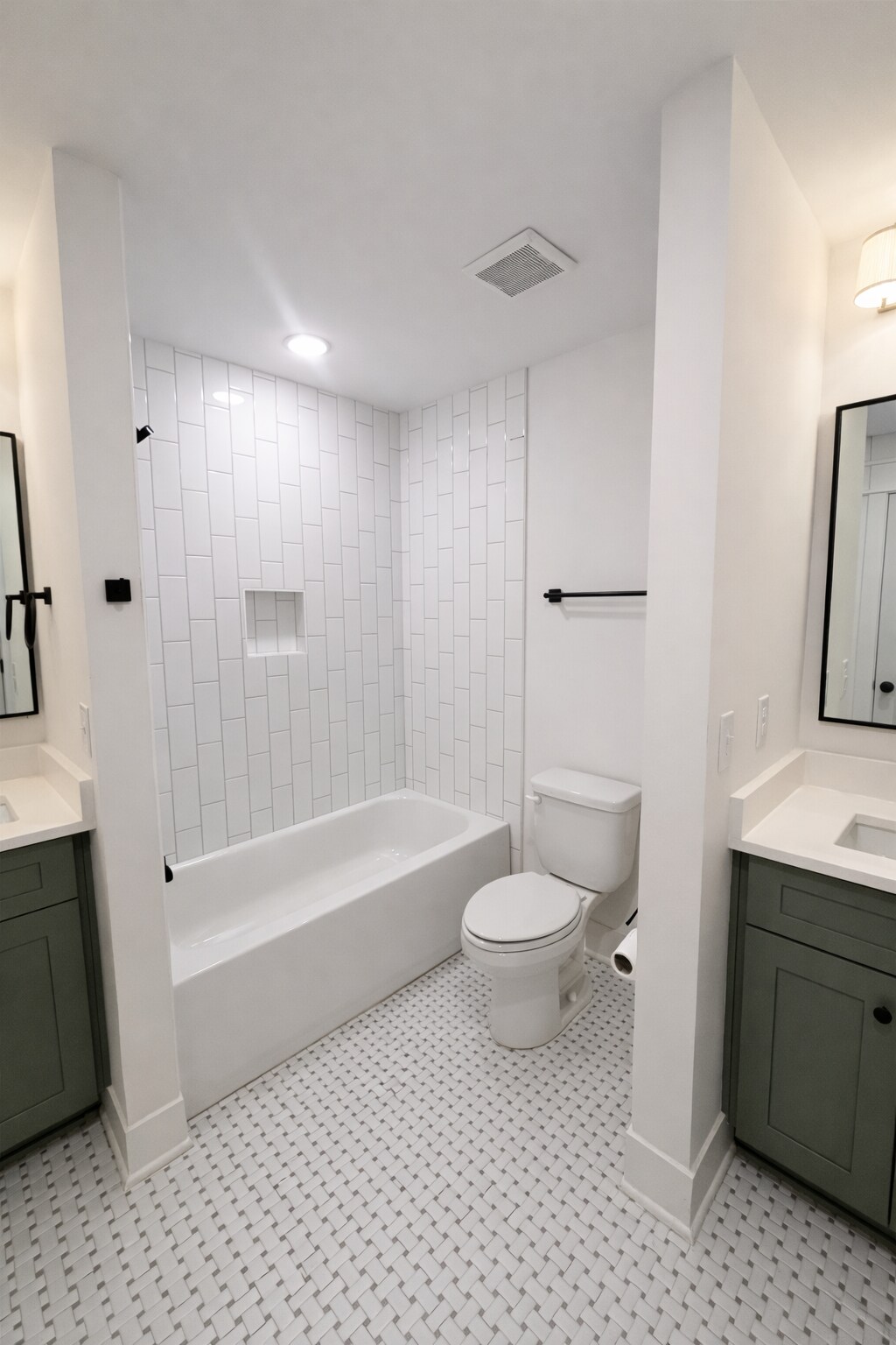 Building Photo - 2022 Maple Vw Ln