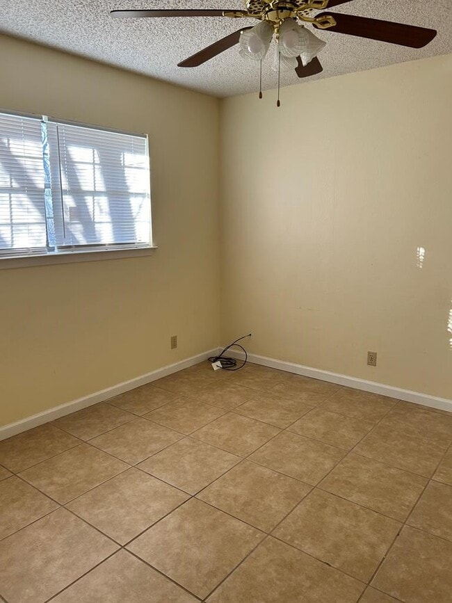 Building Photo - 7730 Sandpiper Way
