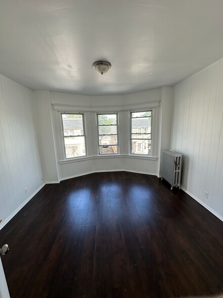 Primary Photo - 309 Ellis Ave