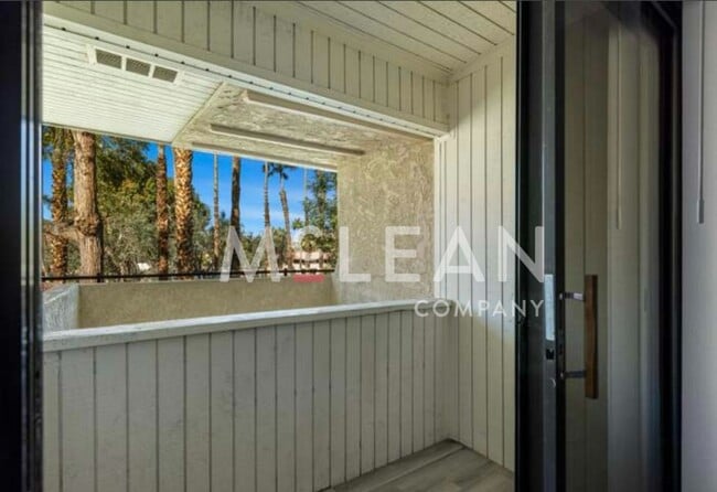 Building Photo - One Bedroom Palm Springs Villas