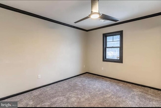 Building Photo - 259 Pinecrest Dr