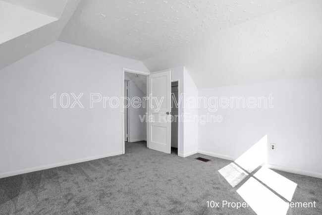 Building Photo - 2204 Sagamore Rd