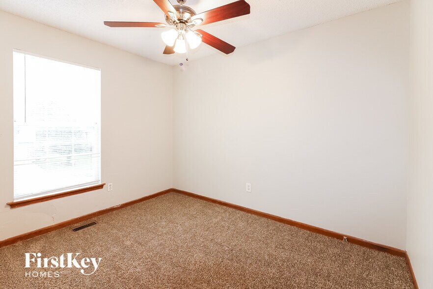 Building Photo - 1216 N Ponca Dr