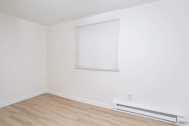Building Photo - 109 6th Ave