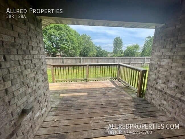 Building Photo - NEW FLOORING TO COME!! Gorgeous Single Fam...