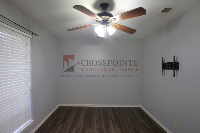 Building Photo - Tour Today! Adorable 3 Bedroom 2 Bath Home...