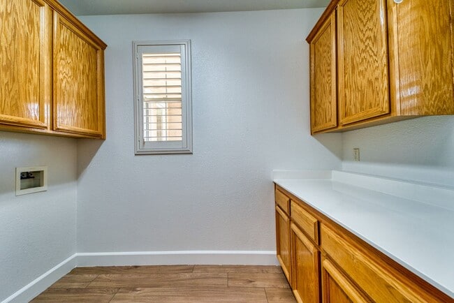 Building Photo - Stunning 4-Bedroom Home with Spacious Yard