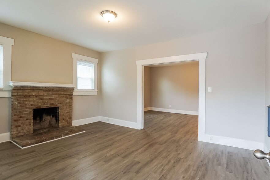 Building Photo - 1804 31st St SW