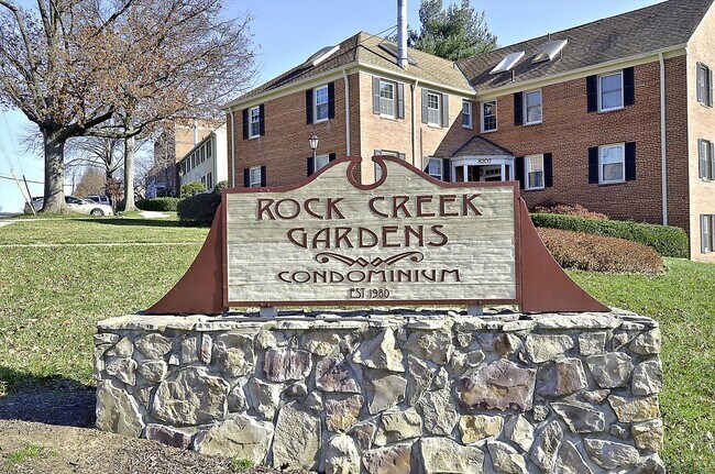 Building Photo - Beautiful 1BR/Loft at Rock Creek Garden Co...