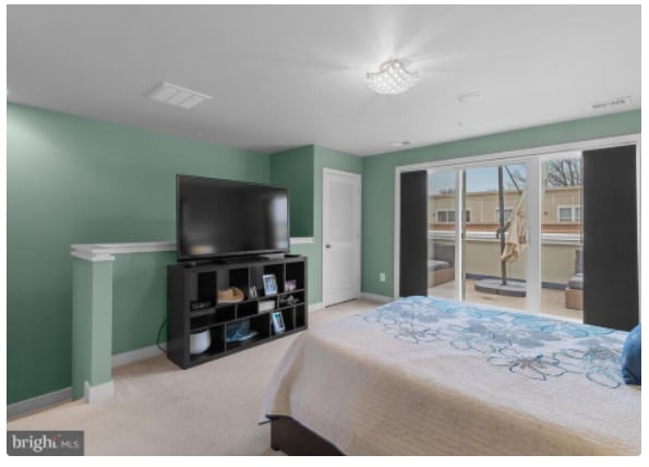 Building Photo - 5815 Lustine St