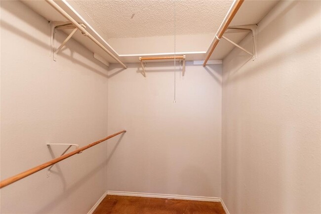 Building Photo - 12909 Campos Dr