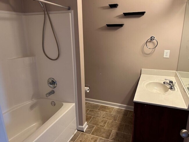 Building Photo - 3304 Heatherwood Trace
