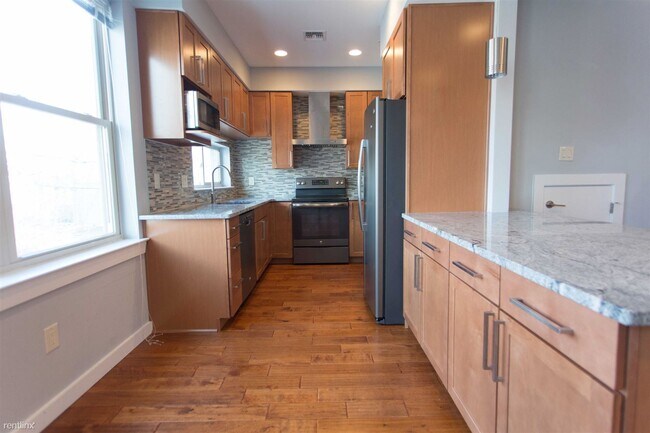 Building Photo - 2 br, 2 bath 4plex - 1926 BROWN ST Unit 3