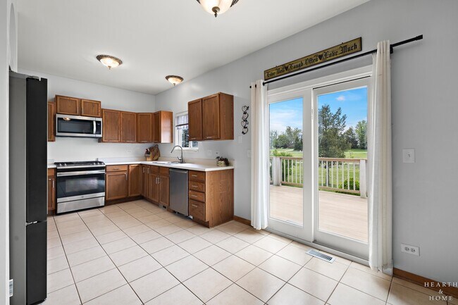 Building Photo - 2039 Greenview Dr