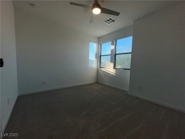 Building Photo - 549 Everett Ridge Ave