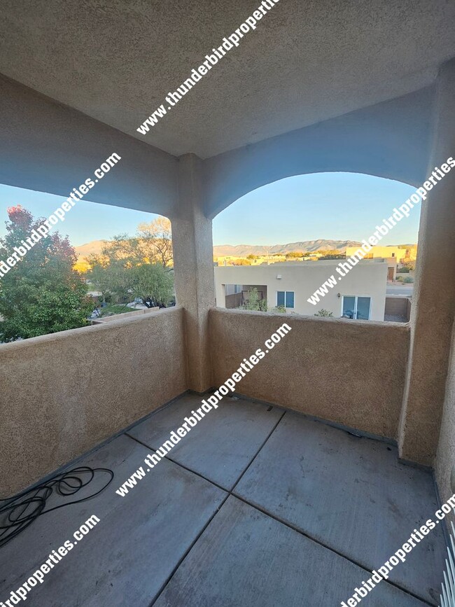 Building Photo - MOVE IN SPECIAL $200 OFF FIRST MONTH'S REN...