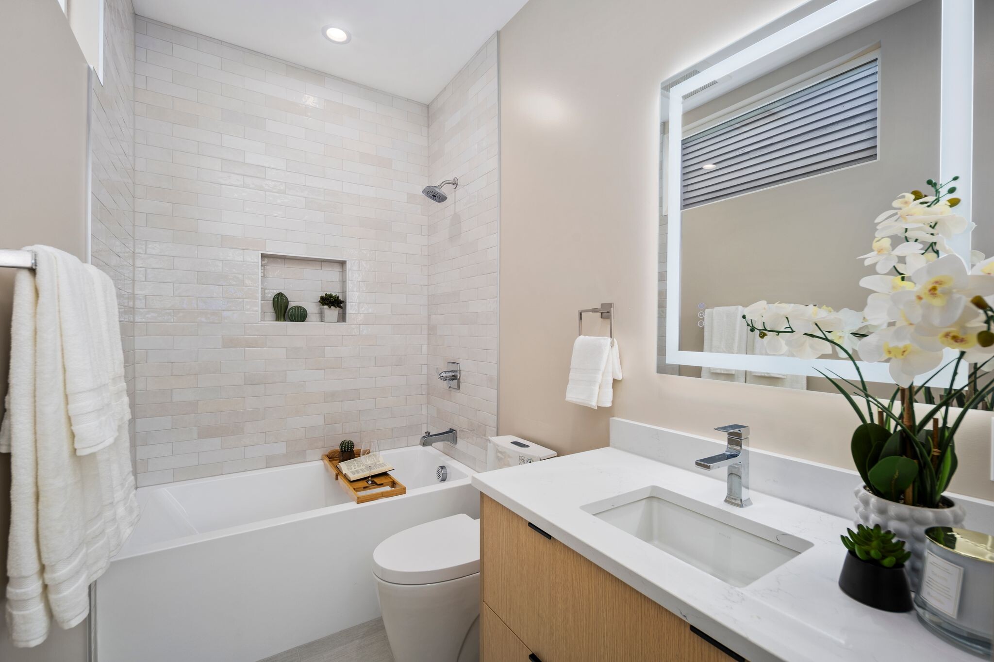 Ground floor bathroom - 10120 NE 185th St