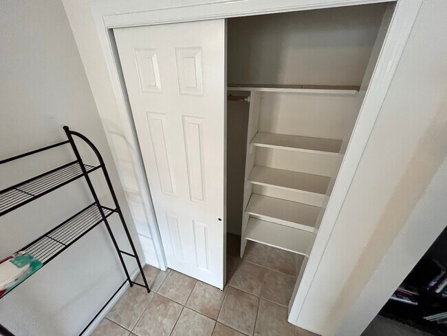 Building Photo - 9 June Ave