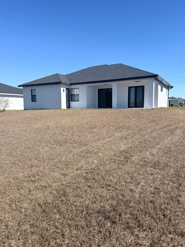 Building Photo - 2504 Vera Ave S