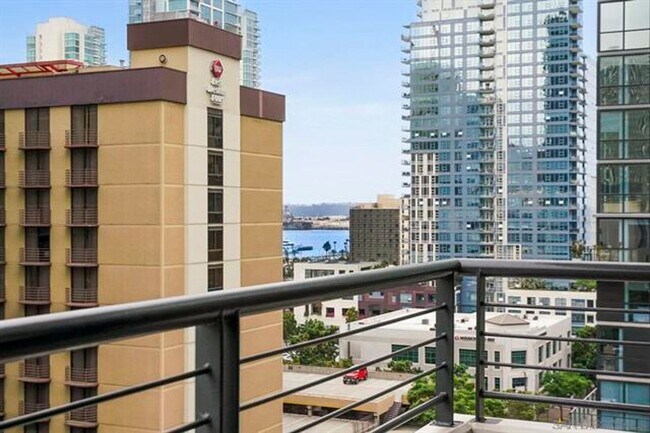 Building Photo - Urban Living in the Heart of Little Italy – 2 Bed / 1 Bath Condo at Acqua Vista