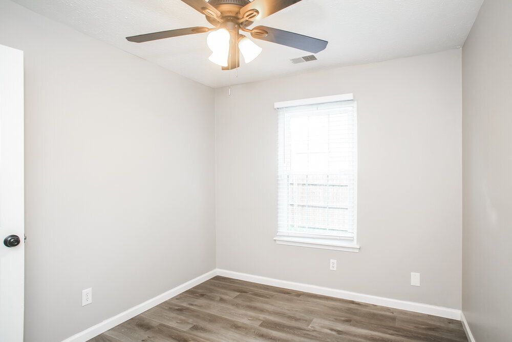 Building Photo - 5203 Pin Oak Dr