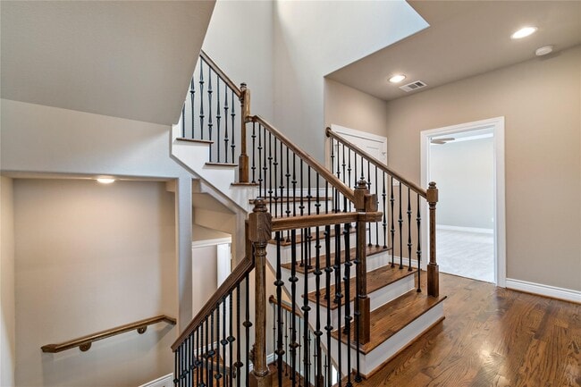 Building Photo - 4312 Dickson St