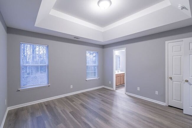 Building Photo - NEWLY RENOVATED !!!! Charming 4-Bedroom Home with Spacious Backyard!