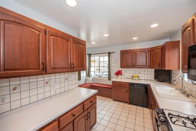 Building Photo - Upgraded Single Family Home in Allied Gard...