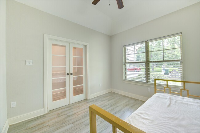 Building Photo - 3805 Shelby Cir