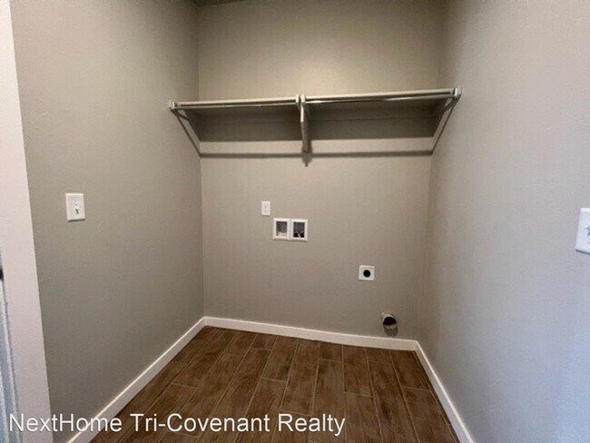 Building Photo - 3 br, 2 bath House - 1325 SW Heatherbrook Way