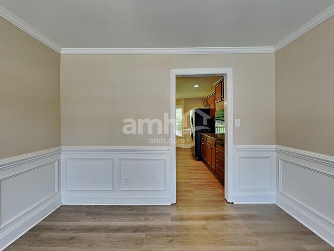 Building Photo - 34 Pamela Ln