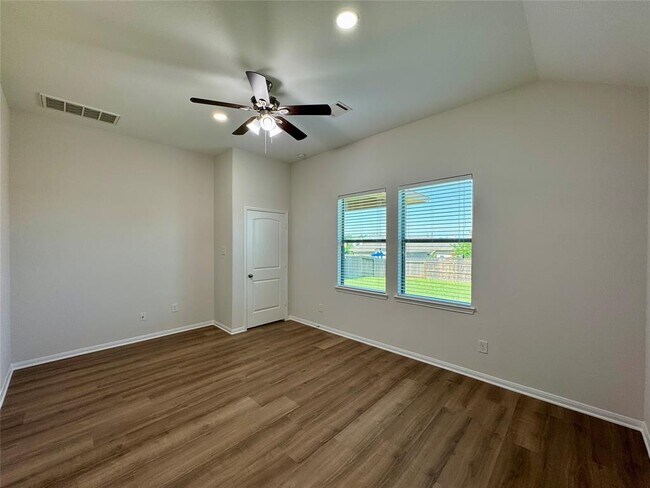 Building Photo - 18717 Stewart Hill Dr