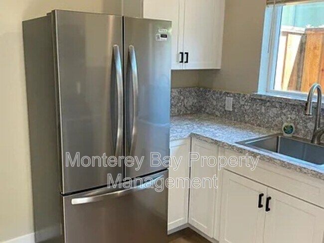 Building Photo - 154 Carmel Ave