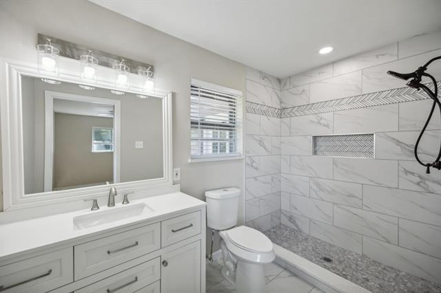 Building Photo - 17574 TX-56