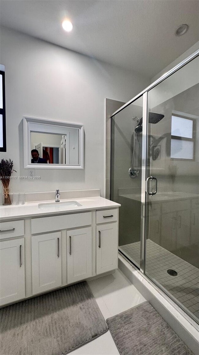 Building Photo - 1820 SW 144th Ave